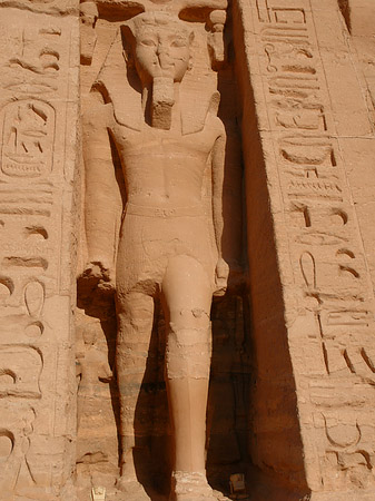 Foto Kolosstatue König Ramses II