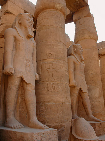 Statuen am Luxor Tempel Foto 