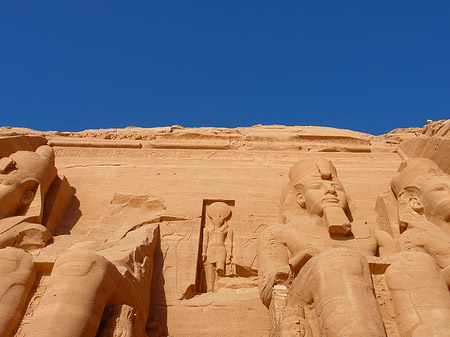 Tempel mit Himmel Fotos