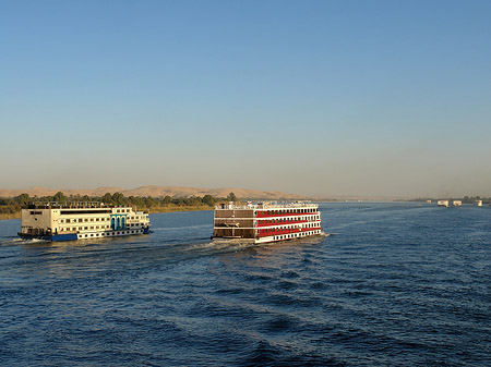 Schiffe und Boote Fotos