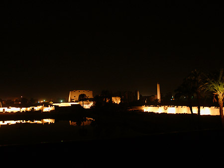 Karnak Tempel bei Nacht