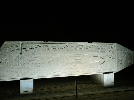 Foto Obelisk bei Nacht - 