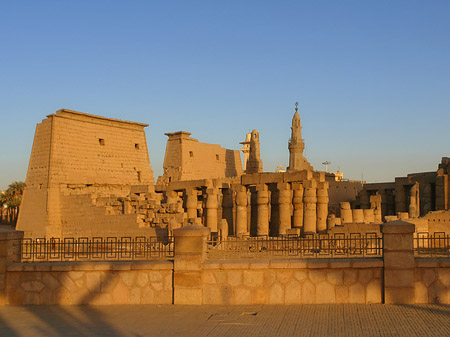 Luxor Tempel bei Sonnenuntergang Fotos