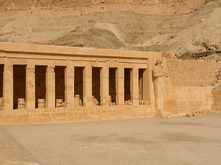 Eingang zu Tempel der Hatschepsut Foto 