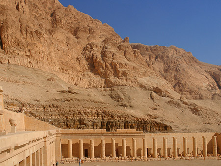 Eingang zu Tempel der Hatschepsut Foto 