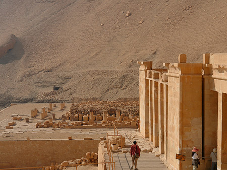 Foto Eingang zu Tempel der Hatschepsut - 