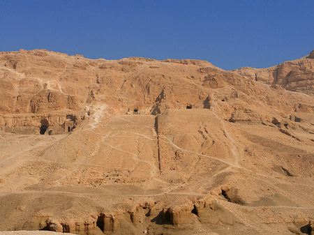 Fotos Eingang zum Tempel mit Berg | 